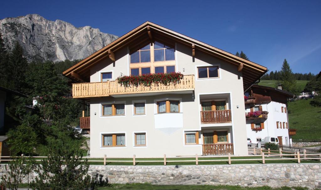 Ciasa Rudiferia Appartamenti In Alta Badia Ngoại thất bức ảnh