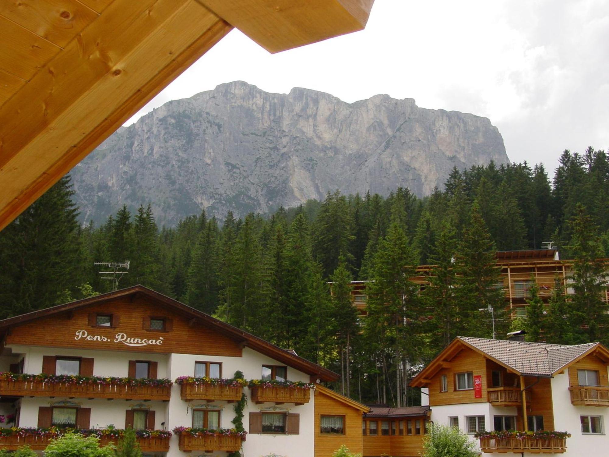 Ciasa Rudiferia Appartamenti In Alta Badia Ngoại thất bức ảnh