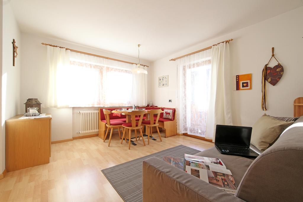 Ciasa Rudiferia Appartamenti In Alta Badia Phòng bức ảnh