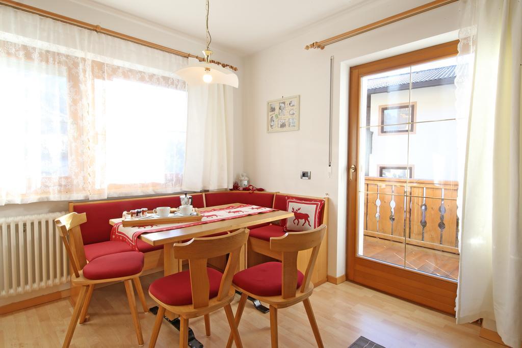Ciasa Rudiferia Appartamenti In Alta Badia Phòng bức ảnh